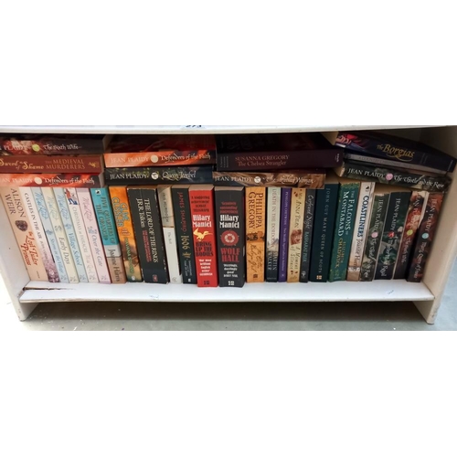 273 - A good lot of paperback books in good clean condition COLLECT ONLY