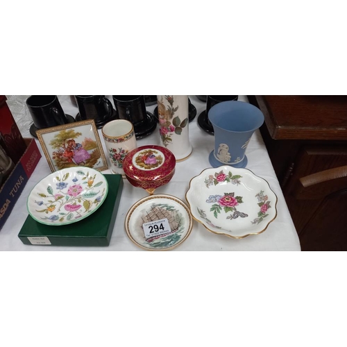 294 - A quantity of chine including Coalport, Minton & Wedgwood, etc COLLECT ONLY