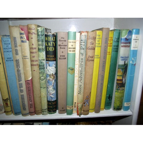 272 - A good lot of Enid Blyton books