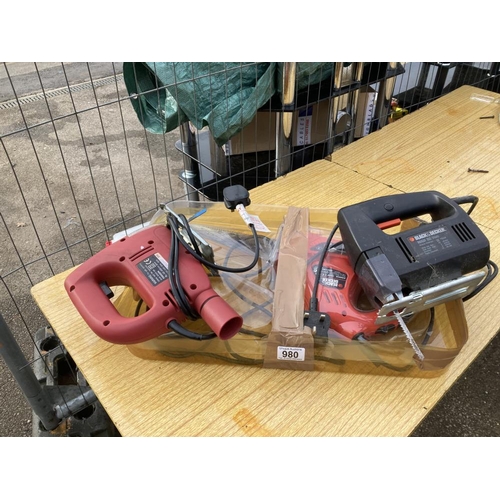 980 - 3 Electric saws