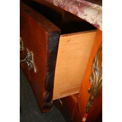 1581 - A good French marble top bombe commode with inlaid brass mounts. COLLECT ONLY.