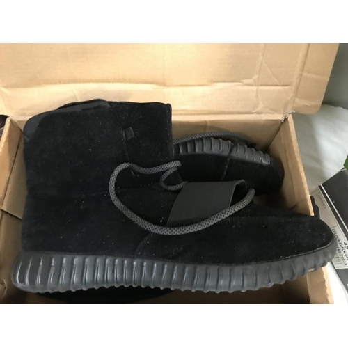 741 - Quantity of Mens footwear Size 11/12