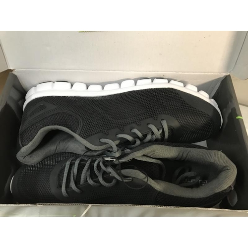 741 - Quantity of Mens footwear Size 11/12