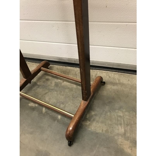 702 - Mens Valet Stand