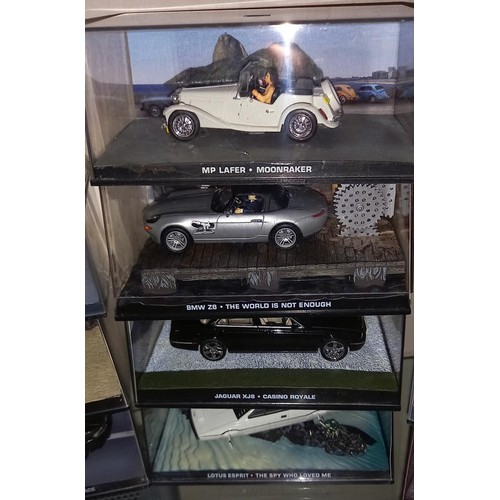 2395 - A James Bond car collection, Models no magazines