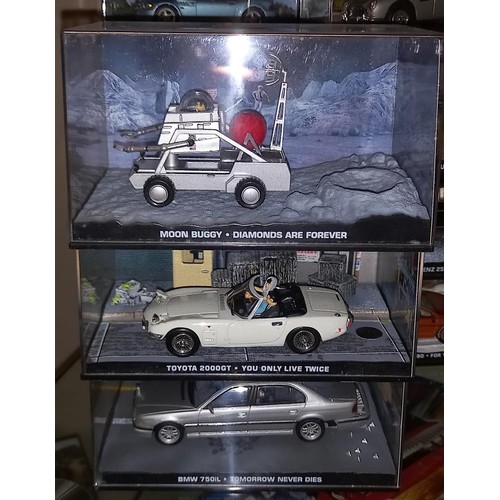 2395 - A James Bond car collection, Models no magazines