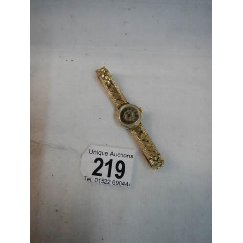 219 - A boxed ladies Sekonda gilded wrist watch in working order.