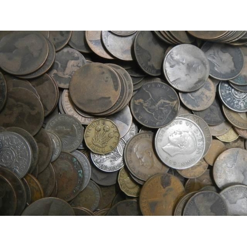 279 - A mixed lot of old coins.