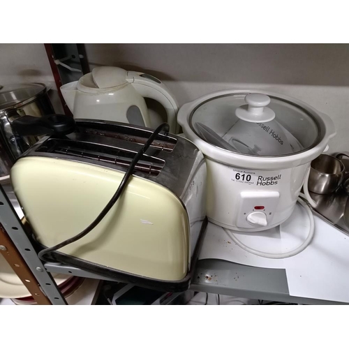 610 - A cook pot, Kettle, Toaster & Stainless tea set