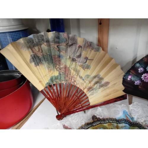 646 - A quantity of vintage fans