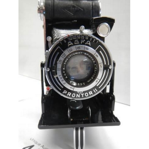 415 - A vintage AGFA Prontori II folding camera.