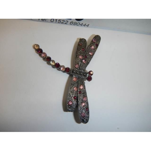 420 - An dragonfly brooch.