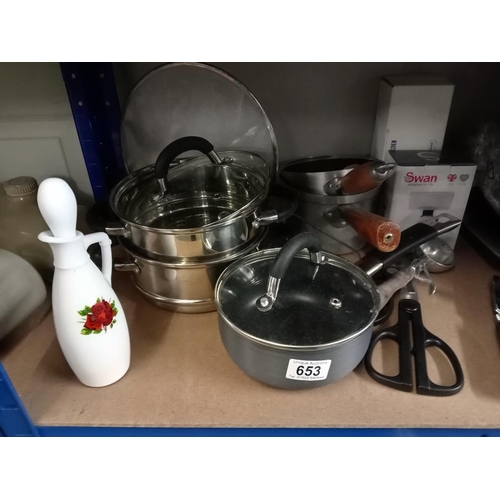 653 - A quantity of kitchen wares