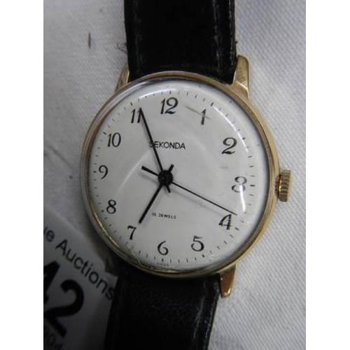 442 - A good Sekonda gent's wrist watch in working order.