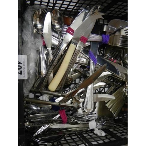 497 - A good mixed lot of cutlery.