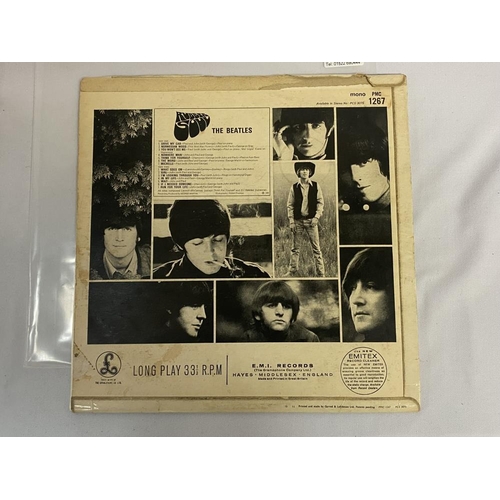 42 - The Beatles Rubber Soul, Parlophone PMC 1267 Black / Yellow label. Vinyl VG+ Cover VG wear to rear