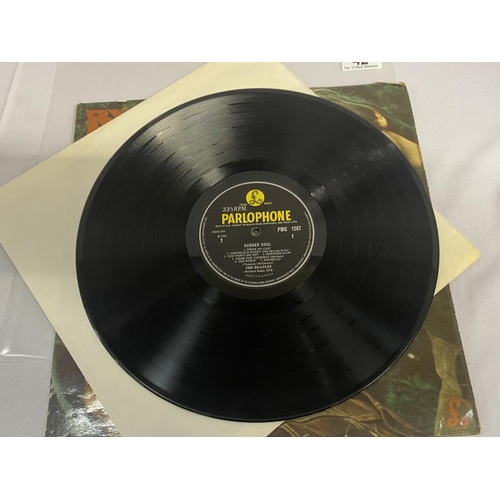 42 - The Beatles Rubber Soul, Parlophone PMC 1267 Black / Yellow label. Vinyl VG+ Cover VG wear to rear