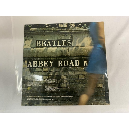 55 - Beatles Abbey Road 1971 pressing. Vinyl Excellent Cover VG+ Apple Label PCS7088