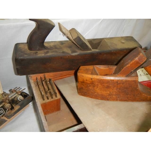 541 - The Lewin Universal plane and other vintage carpenters planes.