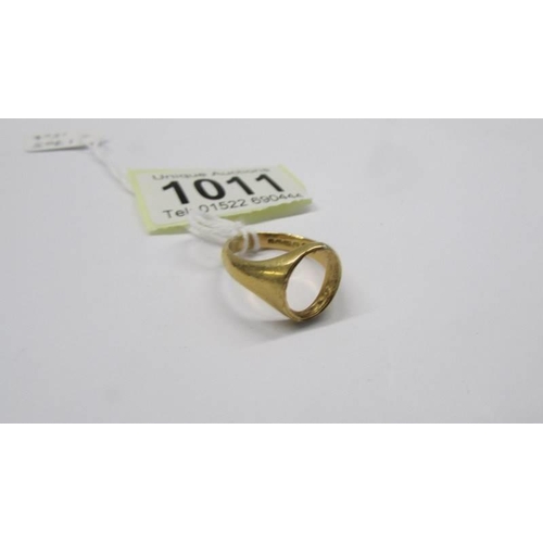 1011 - A 15ct gold ring (missing stone) suze P, 6.3 grams.