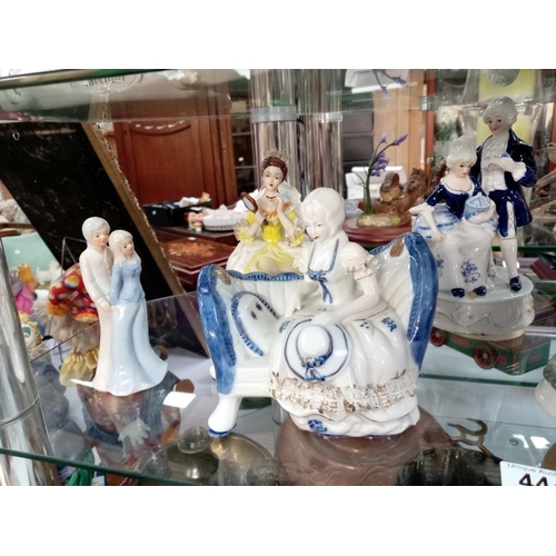 444 - A quantity of blue & white plus other figures