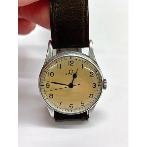 1040 - An Omega Air Force military wrist watch, 6B/159 A14409.