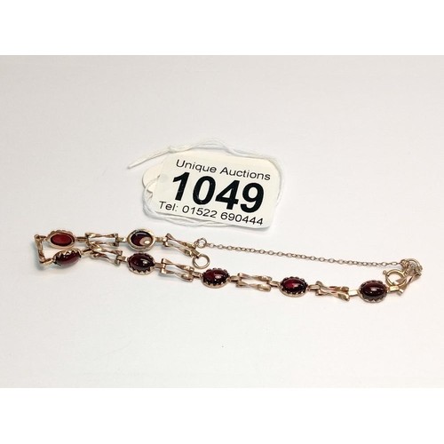 Lot 1049      