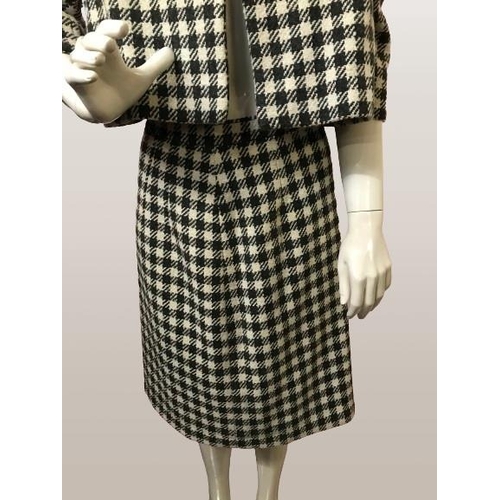 2012 - Vintage handmade checked wool houndstooth suit size 12