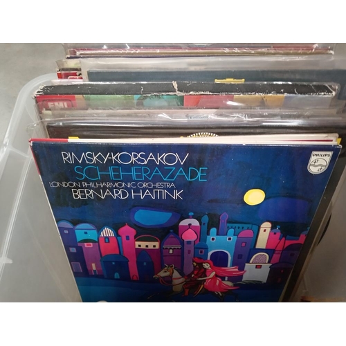 224 - A Box of mostly classical LPs including Deutsche Grammophon Decca, RCA, EMI etc