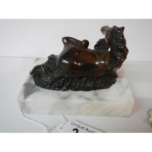 341 - A good quality horse on a marble base paperweight.