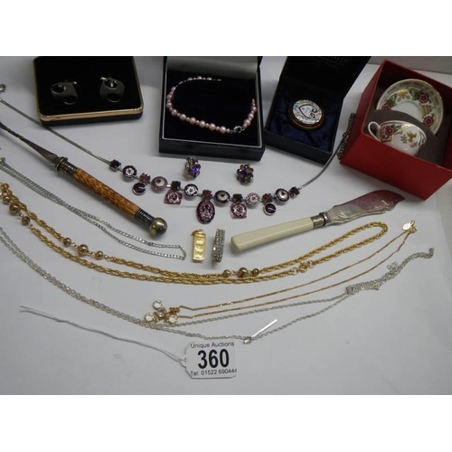 360 - A mixed lot of costume jewellery.