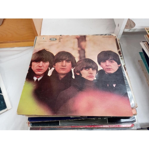 266 - 20 Beatles LPs Mono & Stereo including Apple, Parlophone, Capitol, Odeon Labels. Vinyl in mixed con,... 