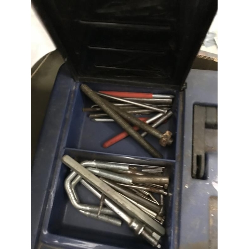 511 - A toolbox with quantity of tools