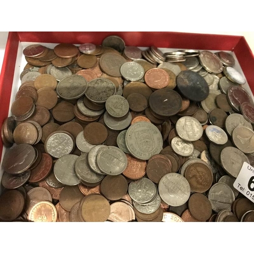 621 - A tray of mixed coinage