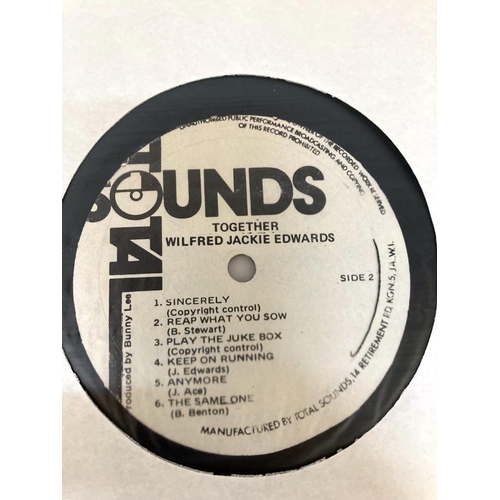 323 - Jackie Edwards, Puts It All Together. Sounds Total label. Vinyl VG+, Cover VG+. Pro cleaned