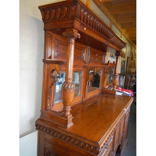 1713 - A superb quanlity oak sideboard with linenfold doors. COLLECT ONLY.