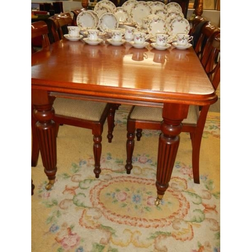 1742 - A Victorian mahogany extending dining table. COLLECT ONLY.