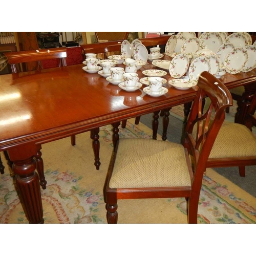 1742 - A Victorian mahogany extending dining table. COLLECT ONLY.