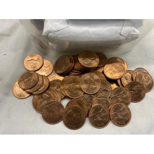 1170A - A massive collection of 1967 One Penny ( 1D ) coins, over 1000, mainly uncirculated