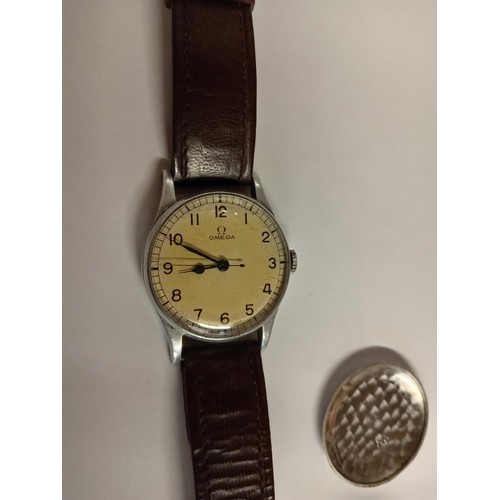 1040 - An Omega Air Force military wrist watch, 6B/159 A14409.