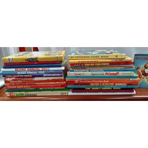 101 - A quantity of children's annuals & books