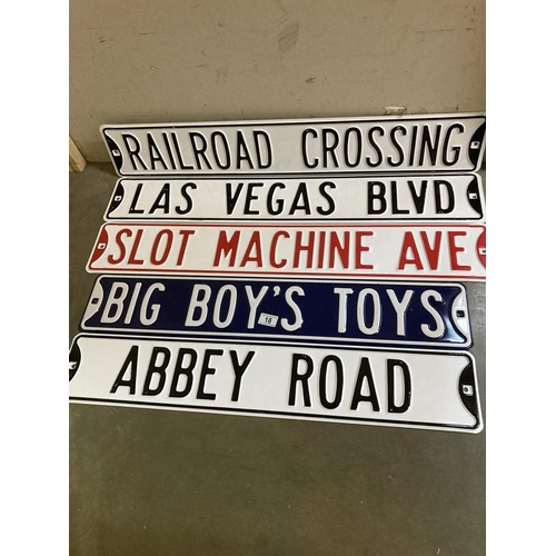 18 - 5 metal road name places including Abbey Road