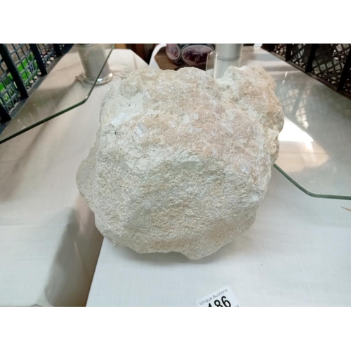 186 - A 5.08kg quartz geode