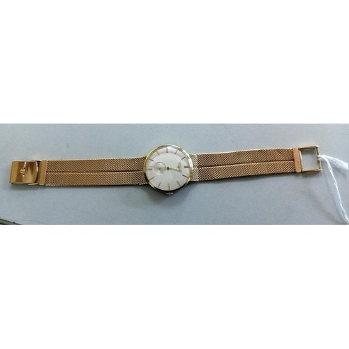 1074 - A vintage cased Longines 9ct gold wrist watch.