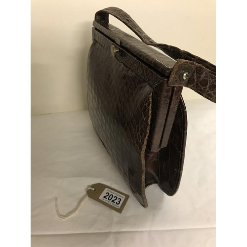 2023 - Vintage Crocodile Skin Handbag by Lederer Handbags. 25x27x6cm