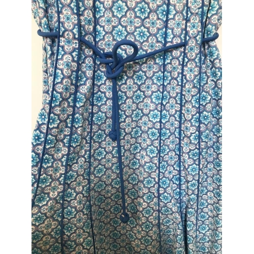 2034 - A 1940'S Vintage Sian Boutique Turquoise & White cotton floral sun dress Size 14