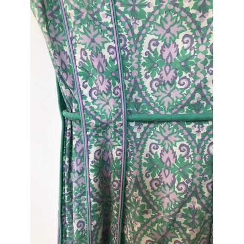 2035 - A 1970's Vintage Pale green & Purple cotton floral sun dress Size 14