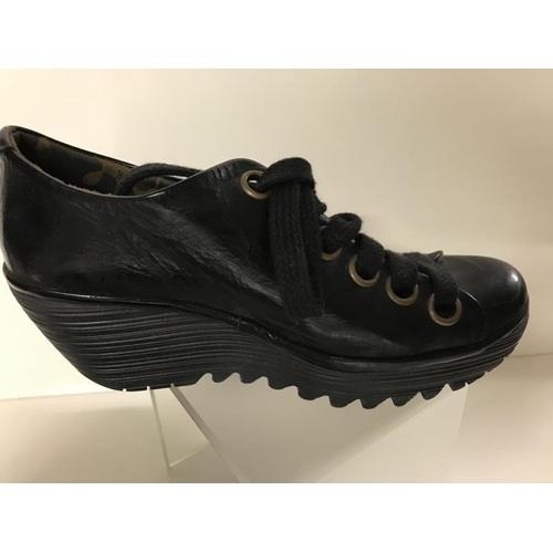 2055 - Fly London Chunky Wedge lace up shoes. Black Leather size 4 / 37