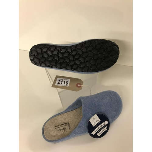 2110 - New Joules blue felt slippers, mules size 37, 4