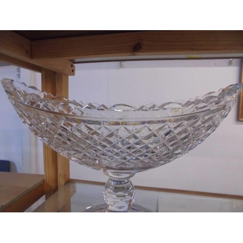 232 - A fine Waterford crystal footed bowl.